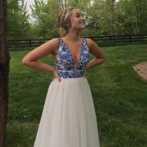 Sherri Hill prom dress